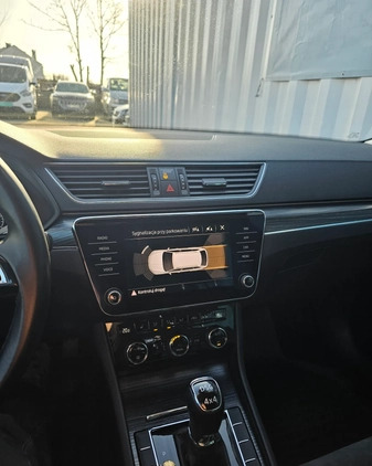 Skoda Superb cena 109347 przebieg: 113762, rok produkcji 2019 z Żychlin małe 466